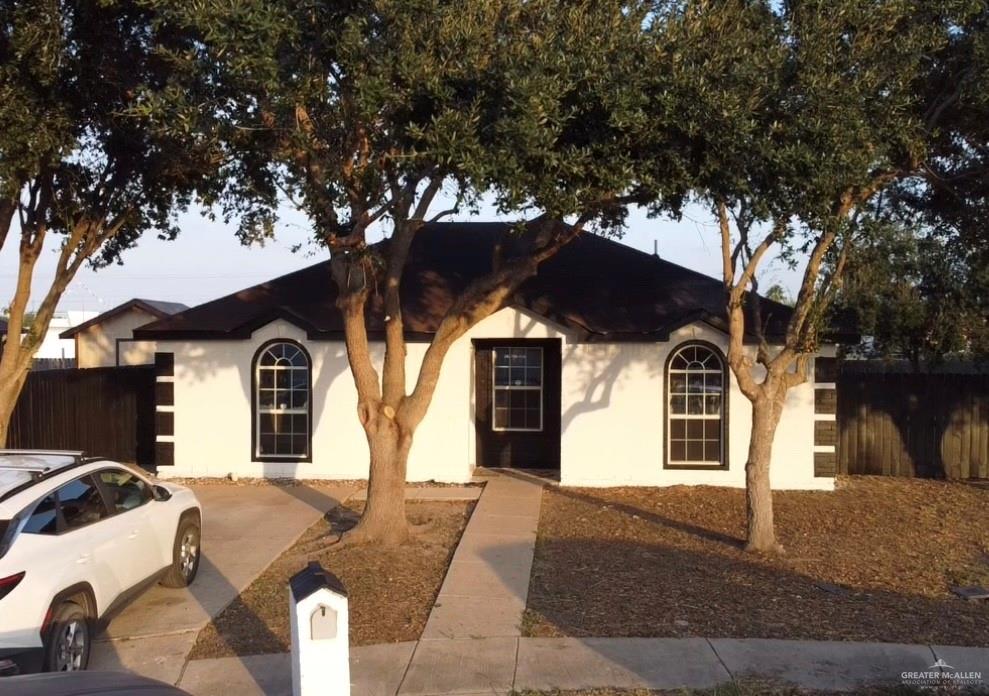 Photo 2 of 5204 Azalea Avenue