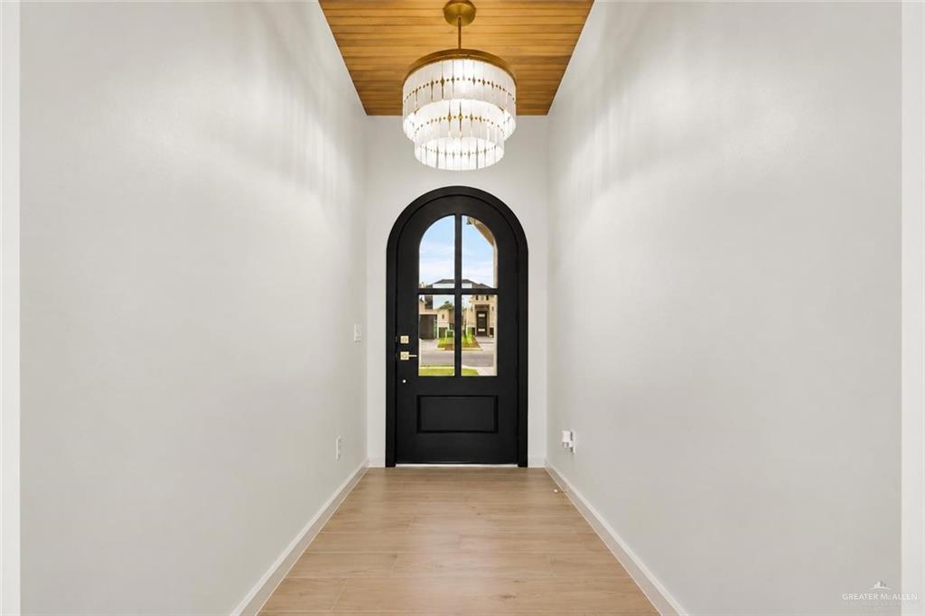 Photo 5 of 2800 Linva Avenue