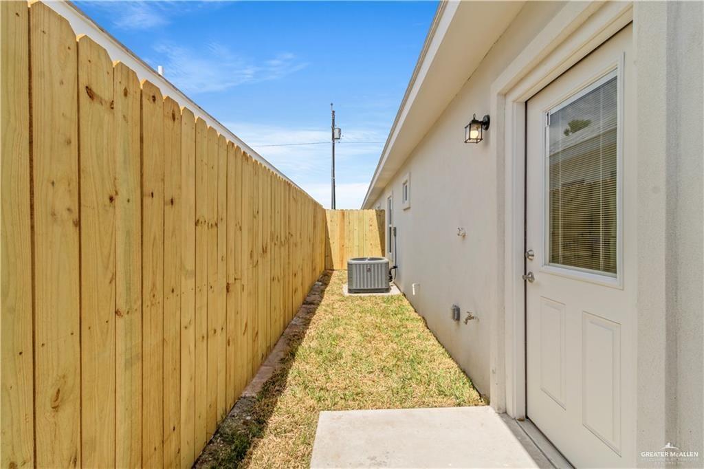 Photo 11 of 215 Diamond Avenue