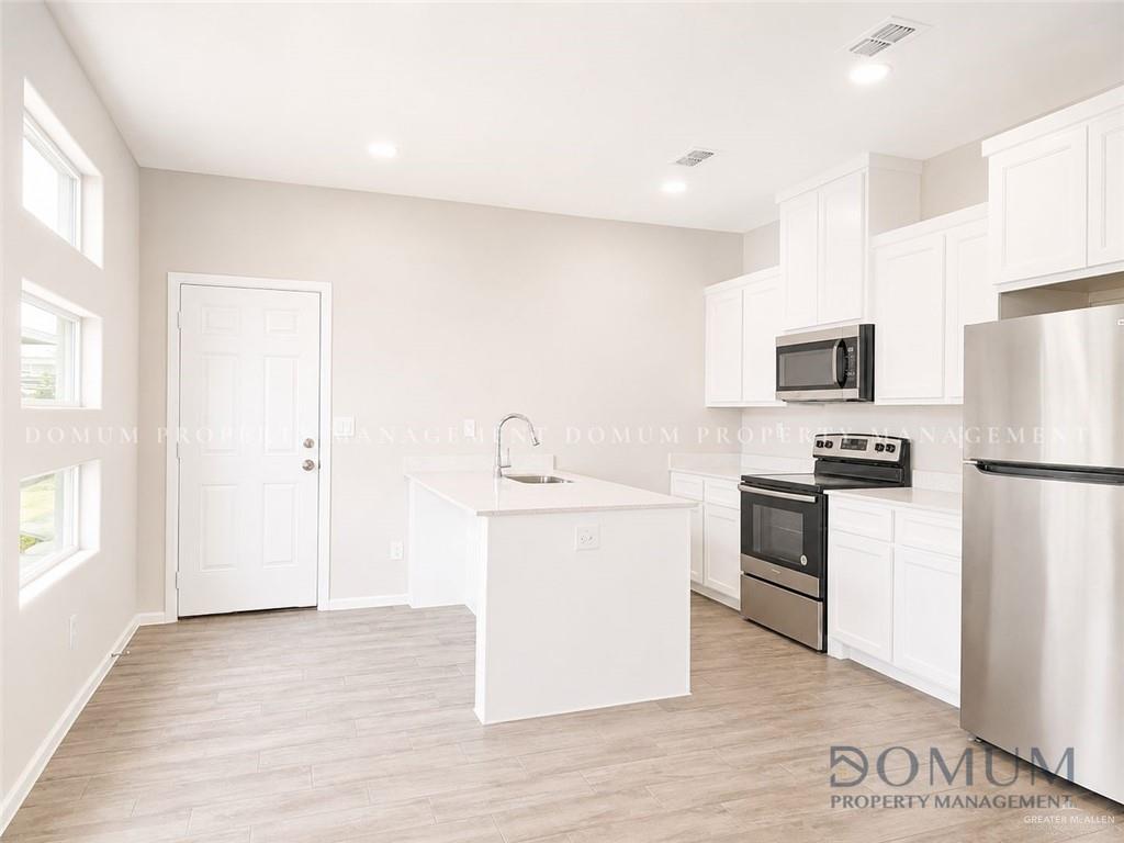 Photo 4 of 3302 Wolf Creek Avenue #3