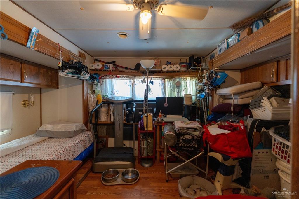 Photo 20 of 423 Liam Street