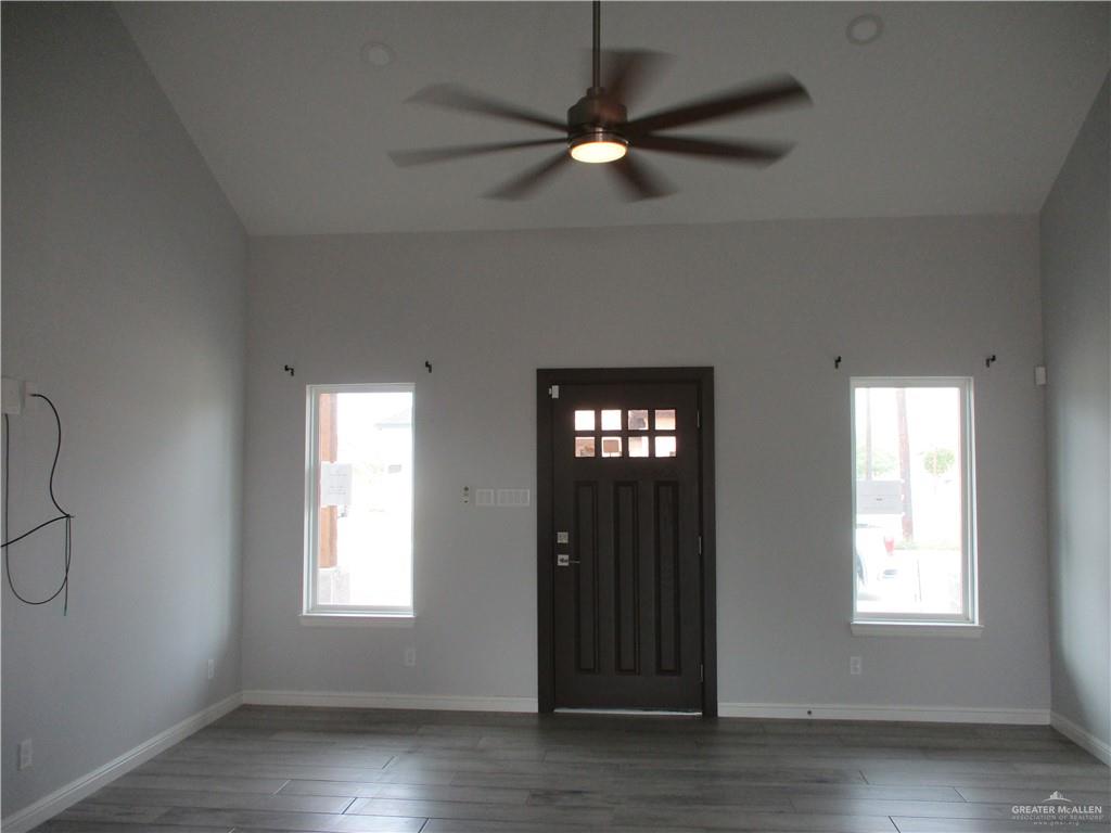 Photo 3 of 800 Falcon Drive