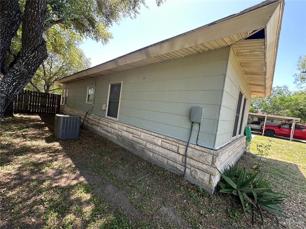 Photo 9 of 805 Bennett Street