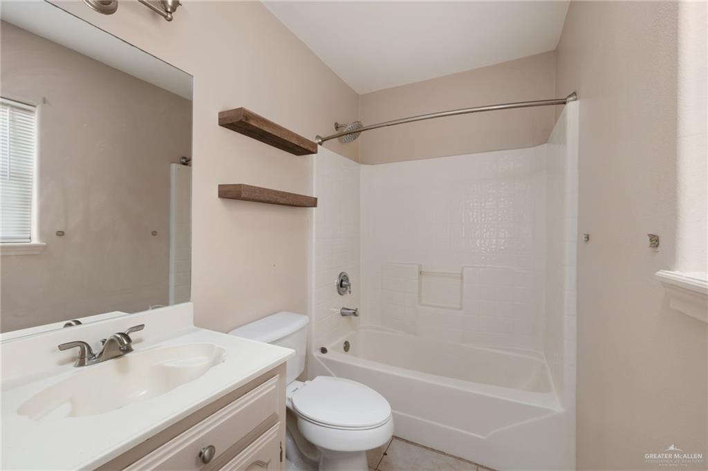 Photo 11 of 192 Laureles Drive