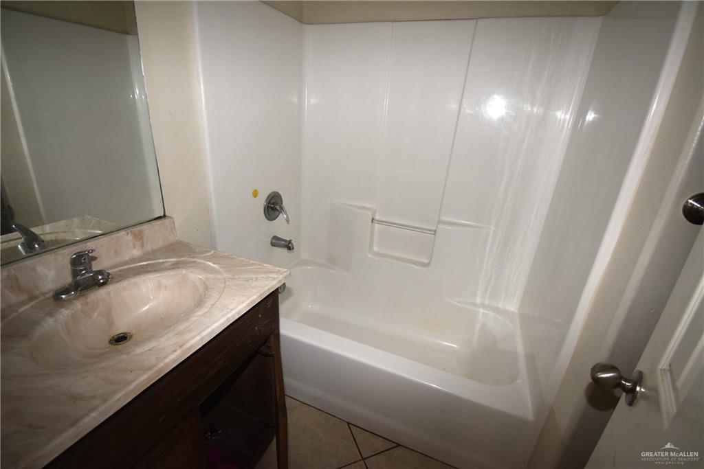 Photo 13 of 207 Albatross Avenue