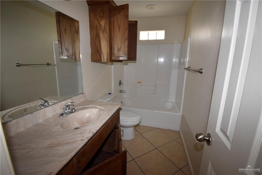 Photo 23 of 207 Albatross Avenue