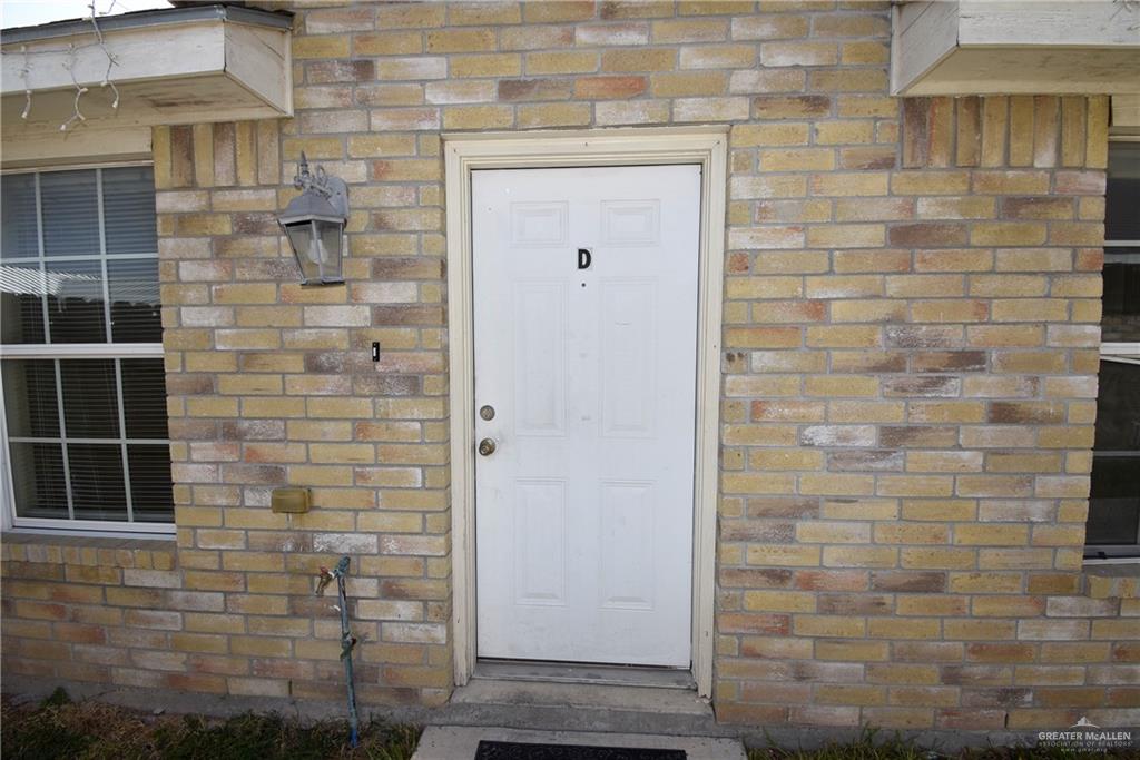 Photo 33 of 207 Albatross Avenue