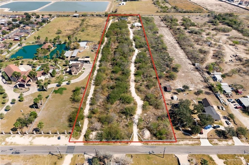 Photo 3 of 470 Glasscock Boulevard