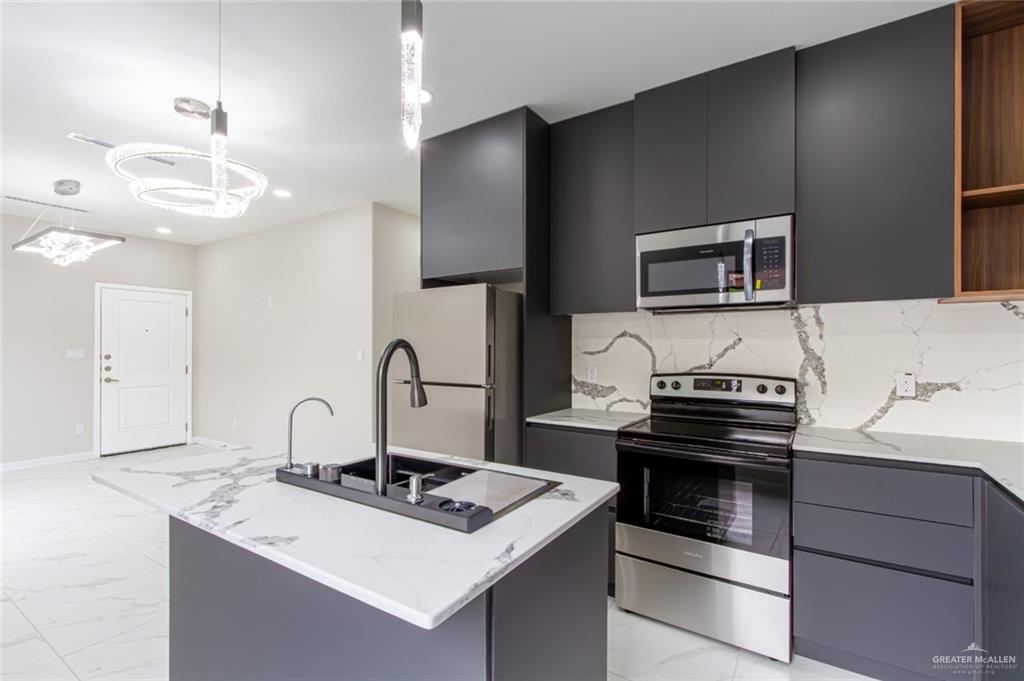 Photo 3 of 4216 Hummingbird Avenue #76