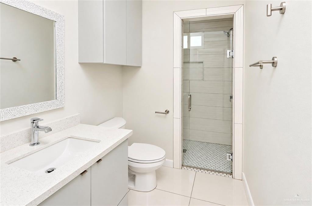 Photo 7 of 1417 Xanthia Street #Apt #4