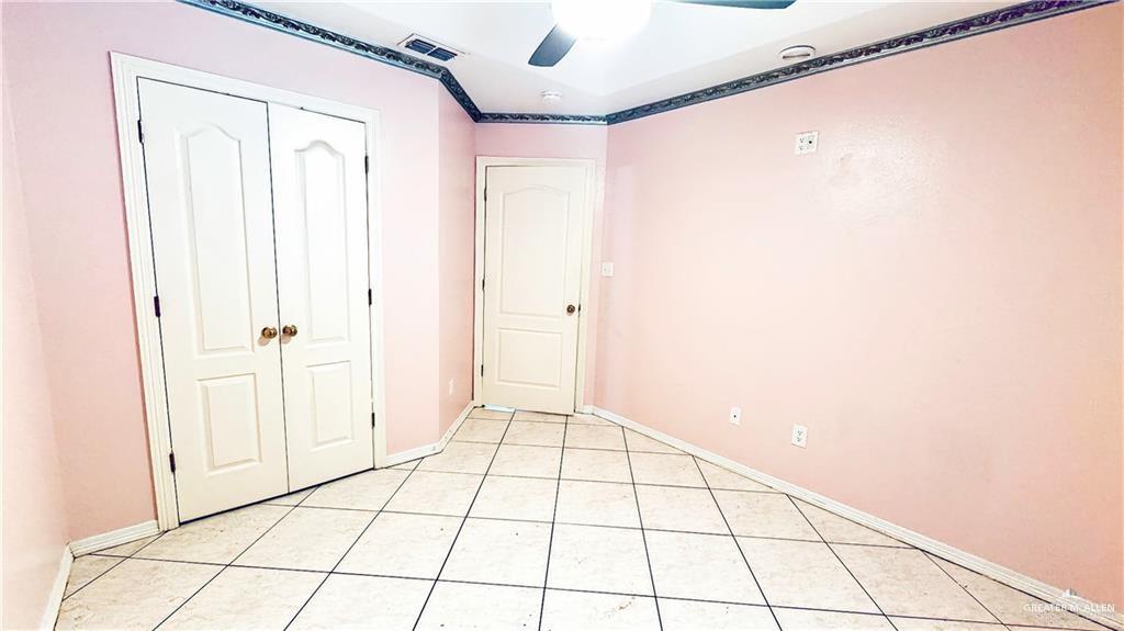 Photo 7 of 4004 White Oak Drive