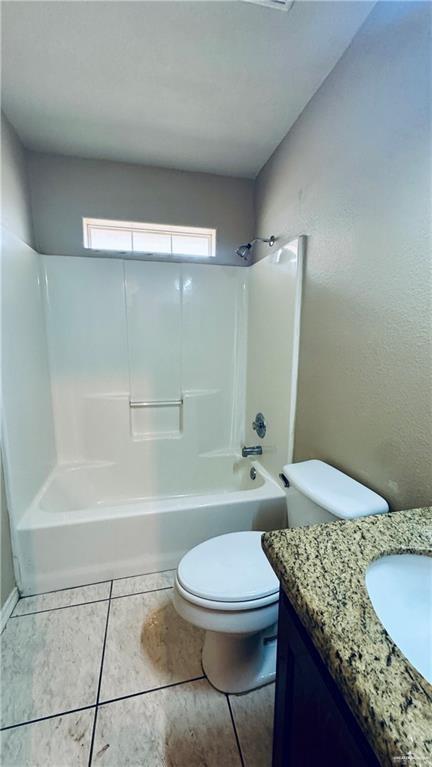 Photo 9 of 4004 White Oak Drive