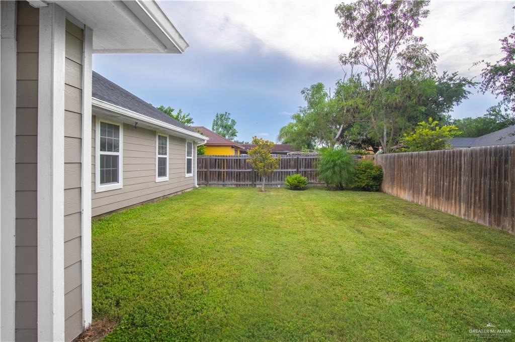 Photo 3 of 1413 Saint Francis Avenue