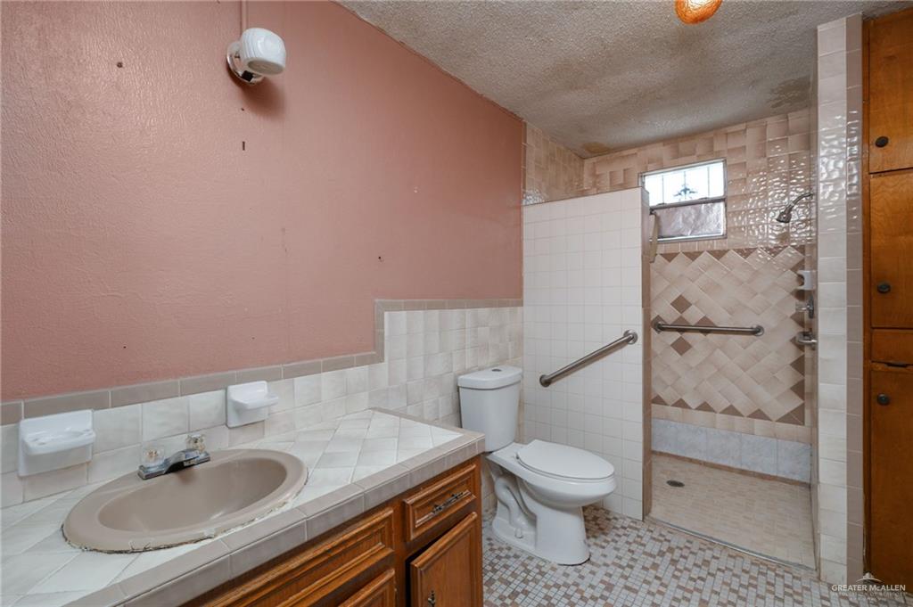 Photo 12 of 4012 Raul Longoria Road