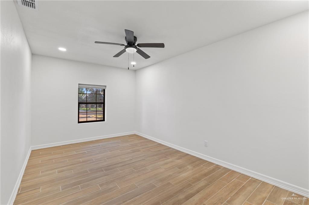 Photo 16 of 104 Aldrin Street