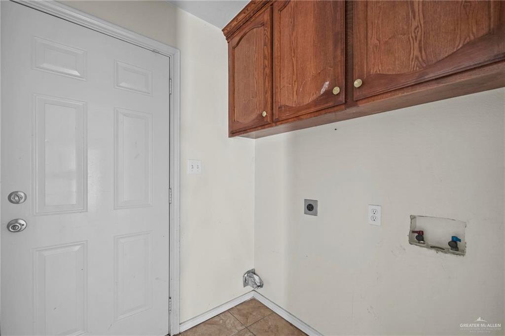 Photo 8 of 1823 Oak Street