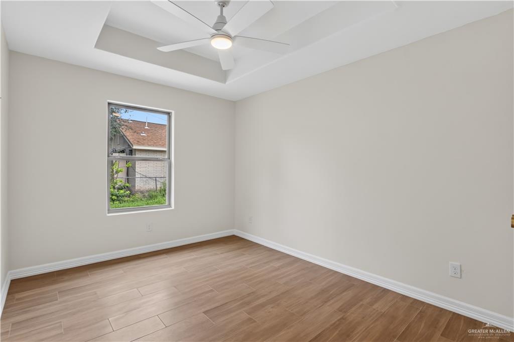 Photo 5 of 215 Bell Avenue