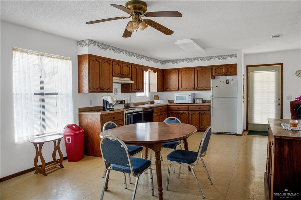 Photo 11 of 849 Clark Street