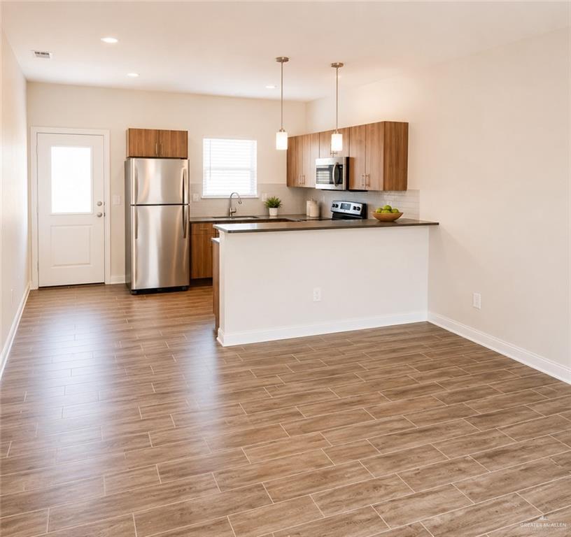 Photo 7 of 1601 Cortlandt Street #3