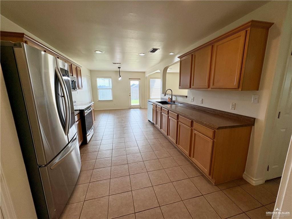 Photo 8 of 809 Santos Avenue