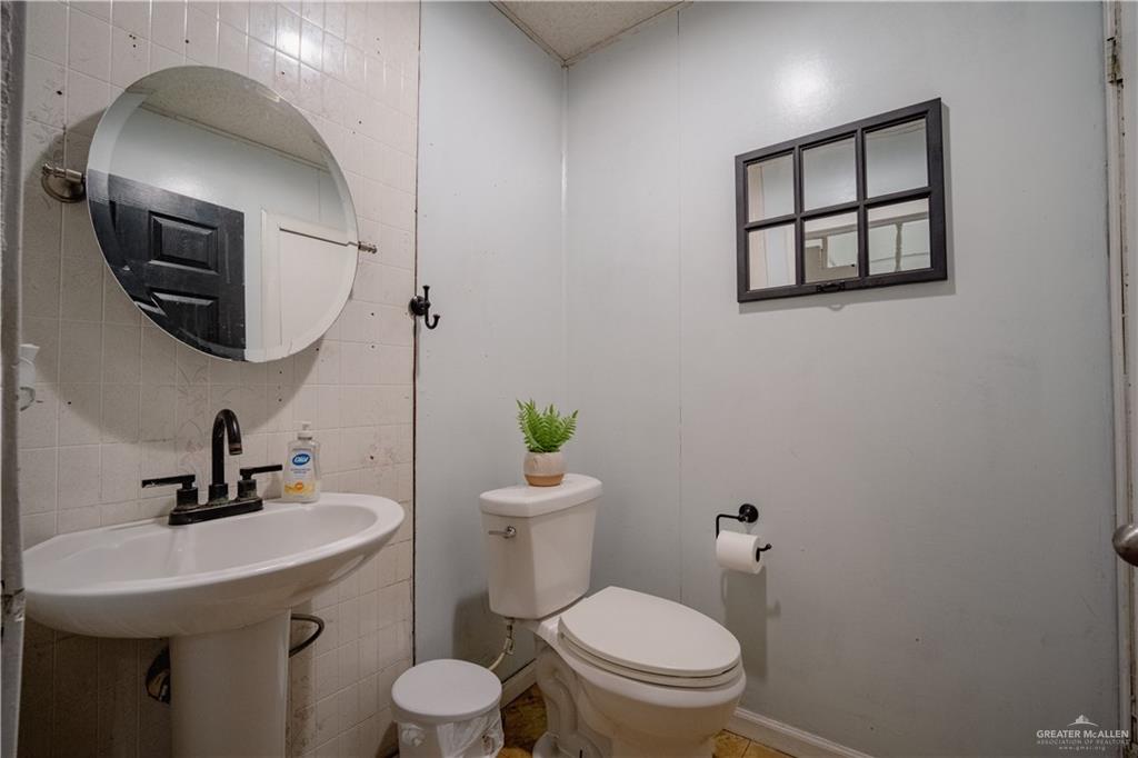 Photo 10 of 4210 Truman Street
