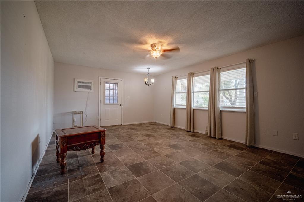Photo 6 of 4210 Truman Street