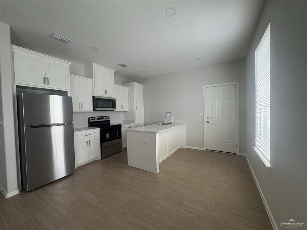 Photo 4 of 806 Linda Street #3