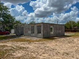 Photo 2 of 2800 Tierra Dorada Boulevard