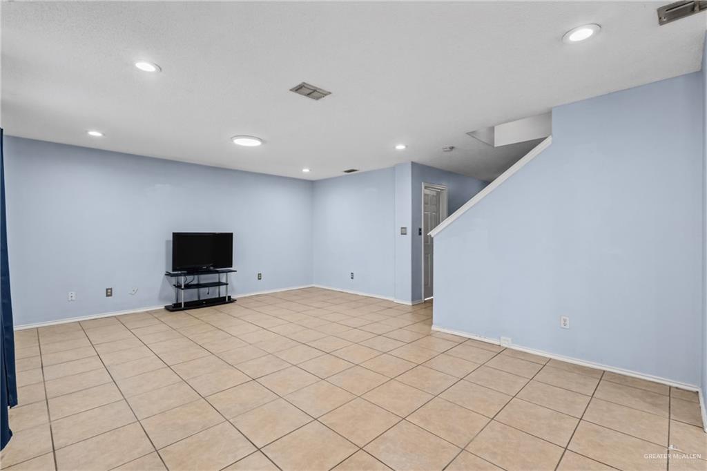 Photo 5 of 1148 Champlain Drive