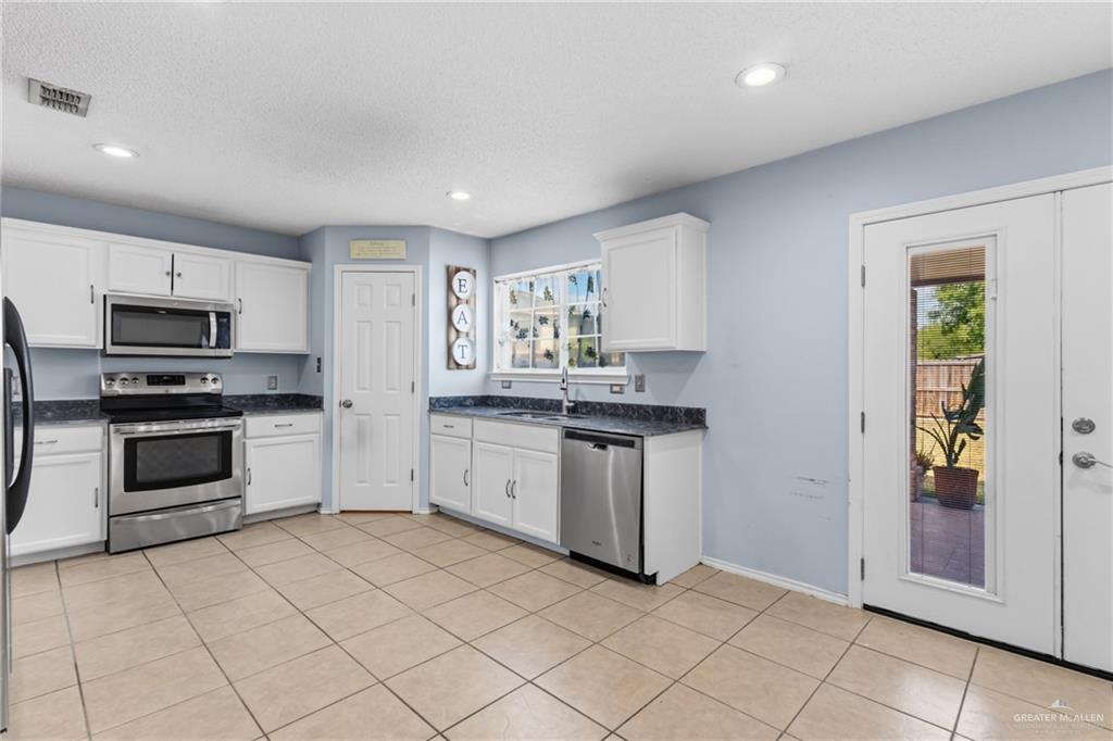 Photo 6 of 1148 Champlain Drive