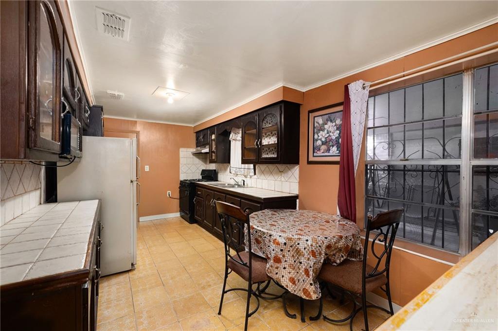 Photo 6 of 264 Huisache Street