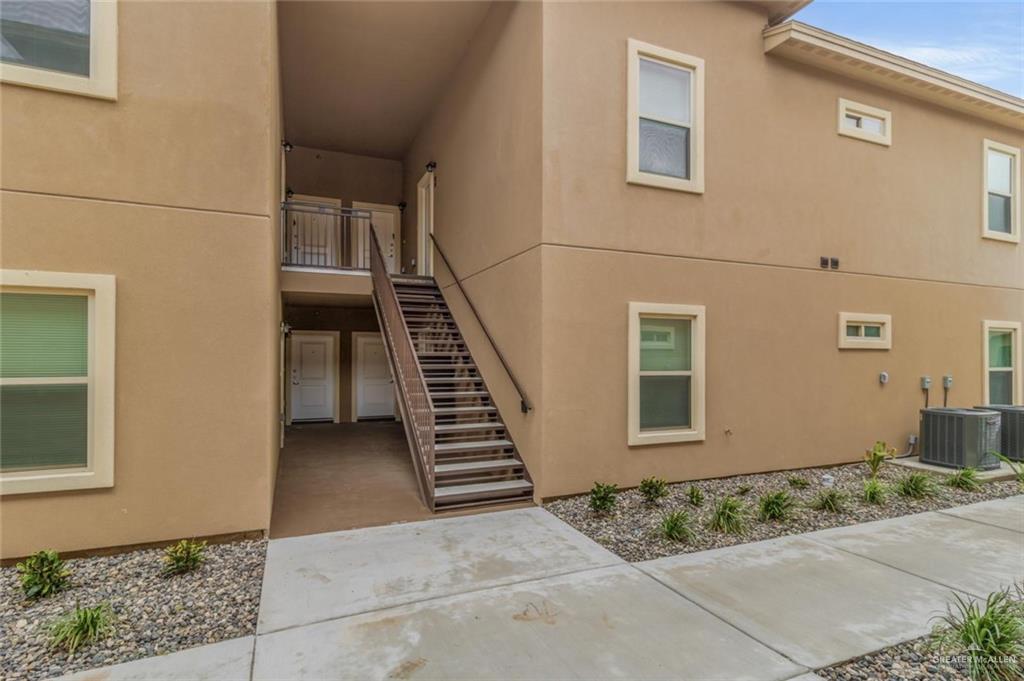 Photo 2 of 900 Redbud Avenue #16A4