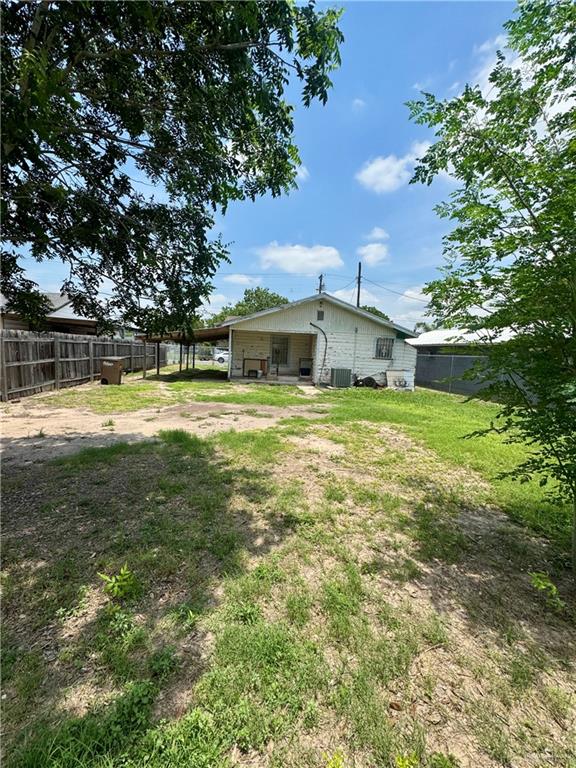 Photo 13 of 2207 Benitez Street