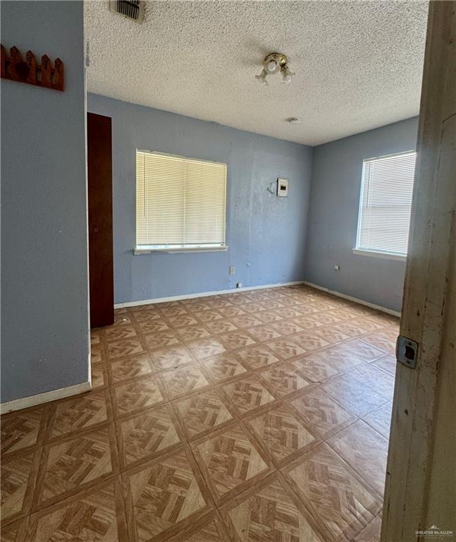 Photo 9 of 2207 Benitez Street