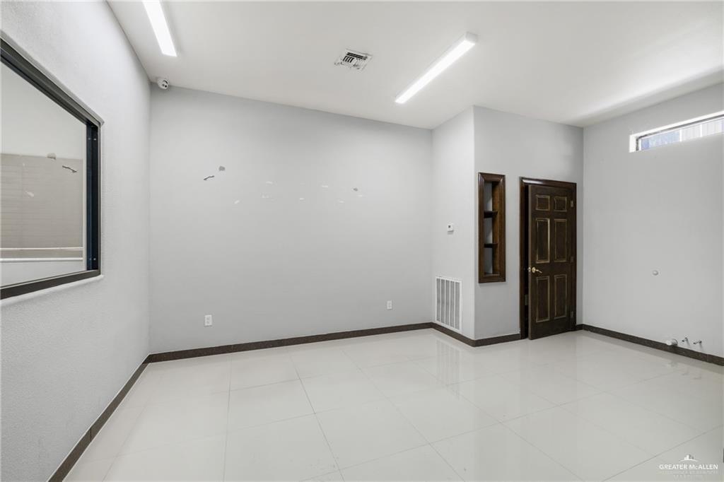 Photo 5 of 3303 Veterans Boulevard