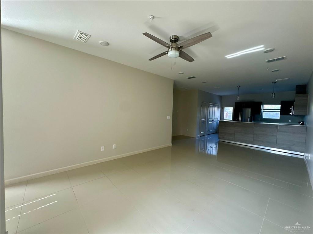 Photo 10 of 414 Newport Avenue #3