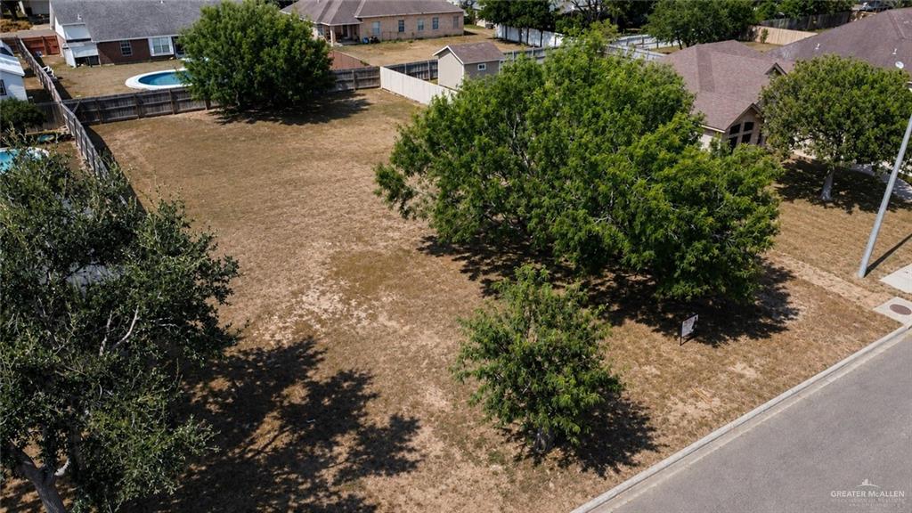 Photo 3 of 865 Quail Hollow Drive