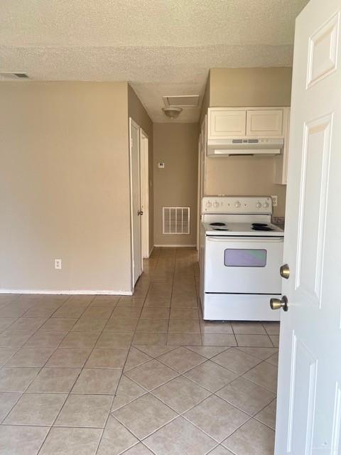 Photo 3 of 821 1st Street #2