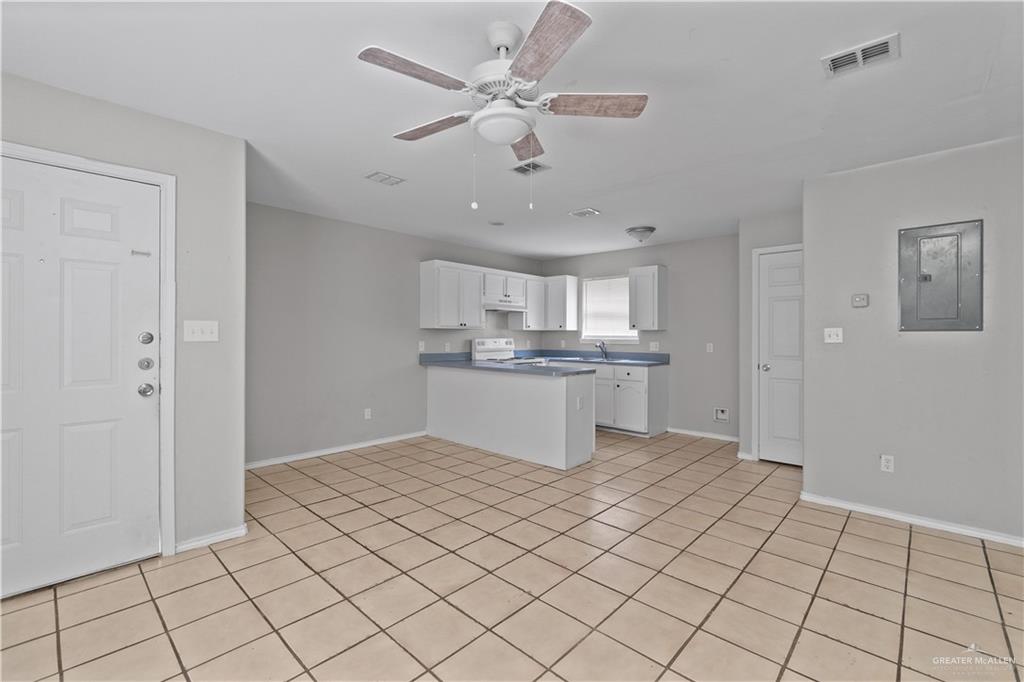 Photo 3 of 2405 Hibiscus Avenue