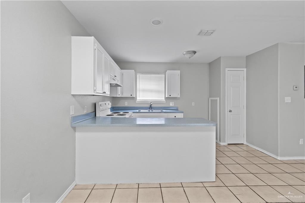 Photo 6 of 2405 Hibiscus Avenue