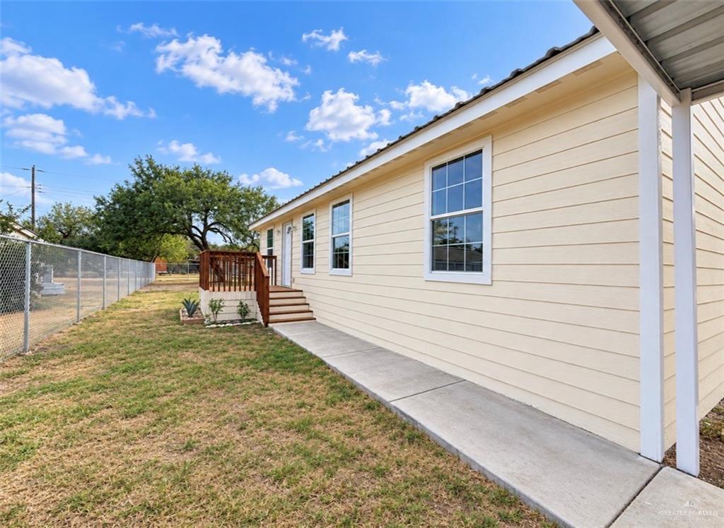 Photo 3 of 709 De Soto Avenue