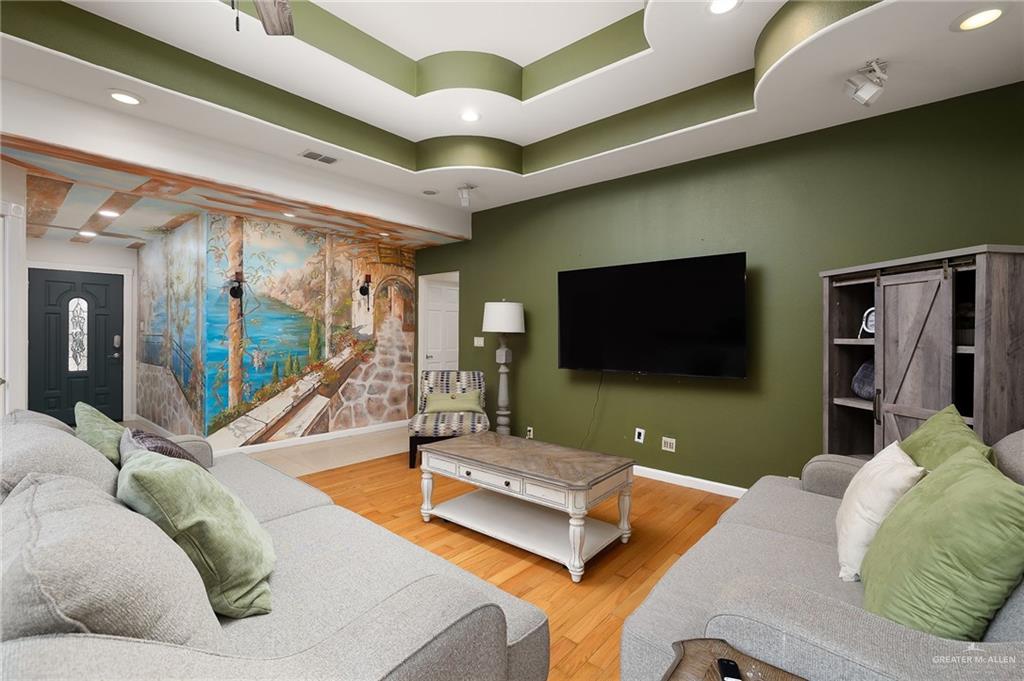 Photo 3 of 1705 Eagle Avenue
