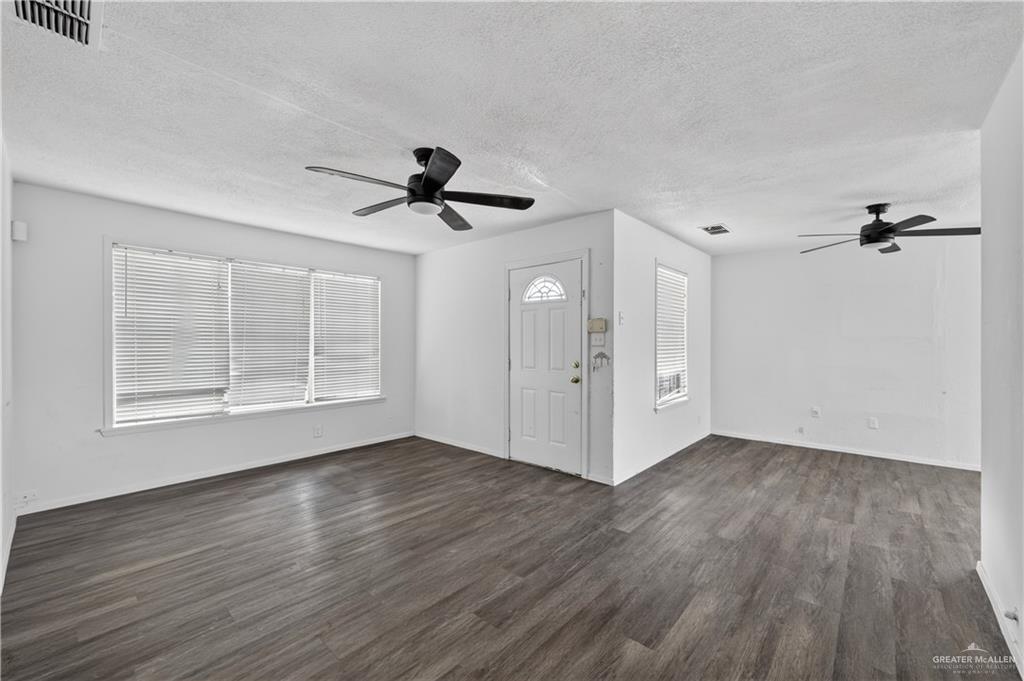 Photo 4 of 1606 Quince Avenue