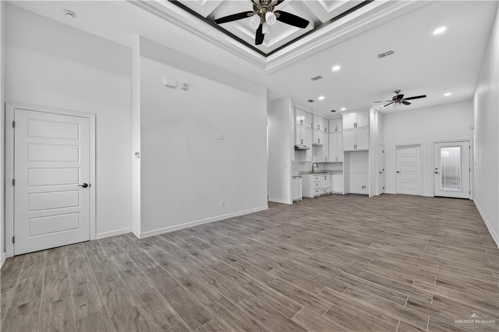 Photo 4 of 707 25th Street