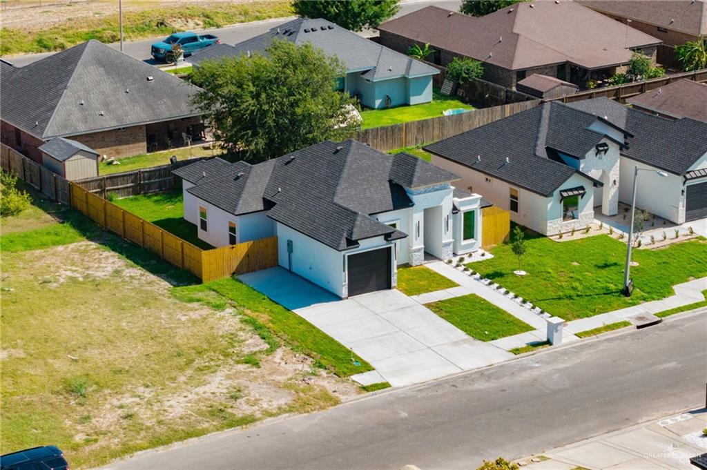 Photo 3 of 1703 Hayes Avenue