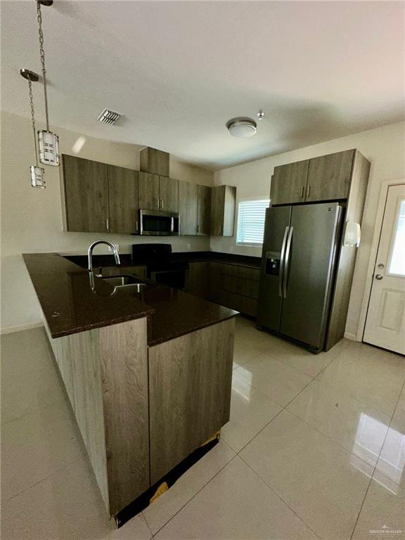 Photo 5 of 418 Newport Avenue #2