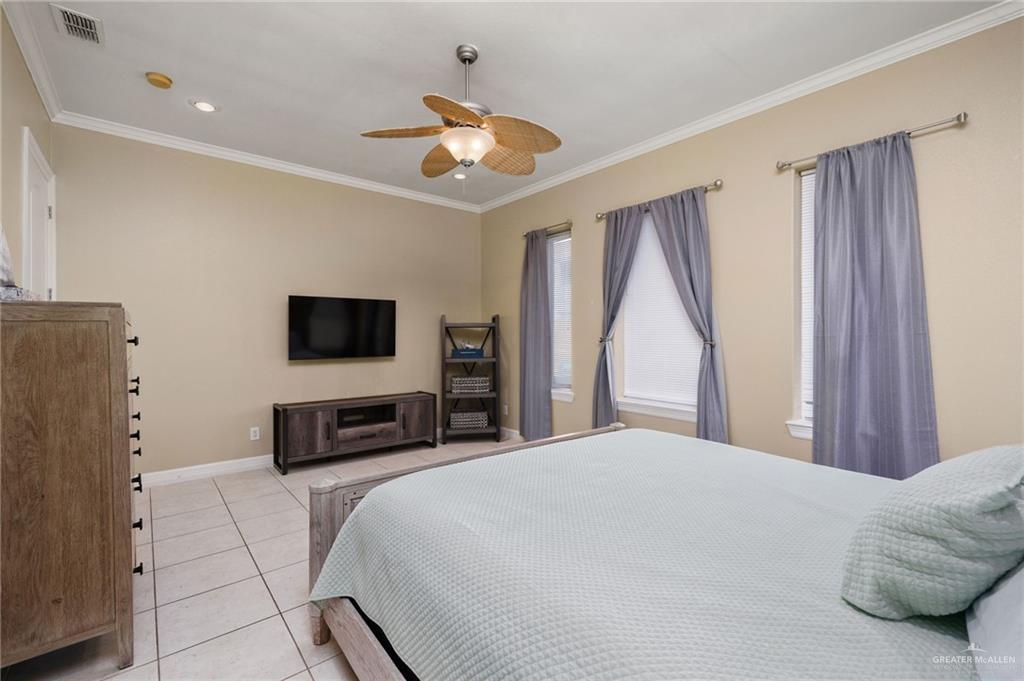 Photo 6 of 112 Oleander Street #2