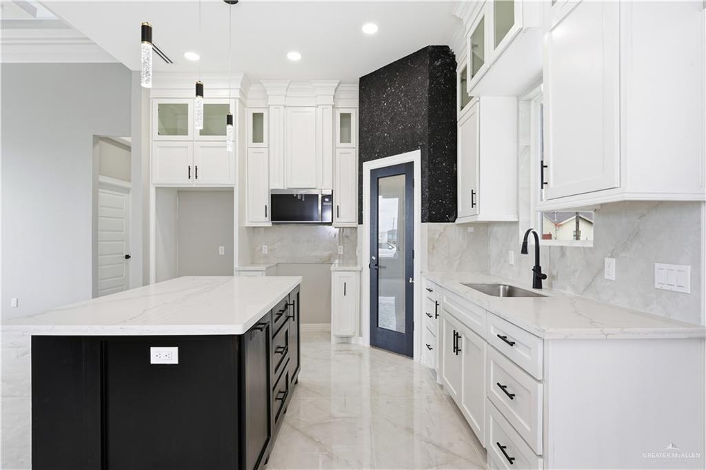Photo 7 of 5426 Riley Street