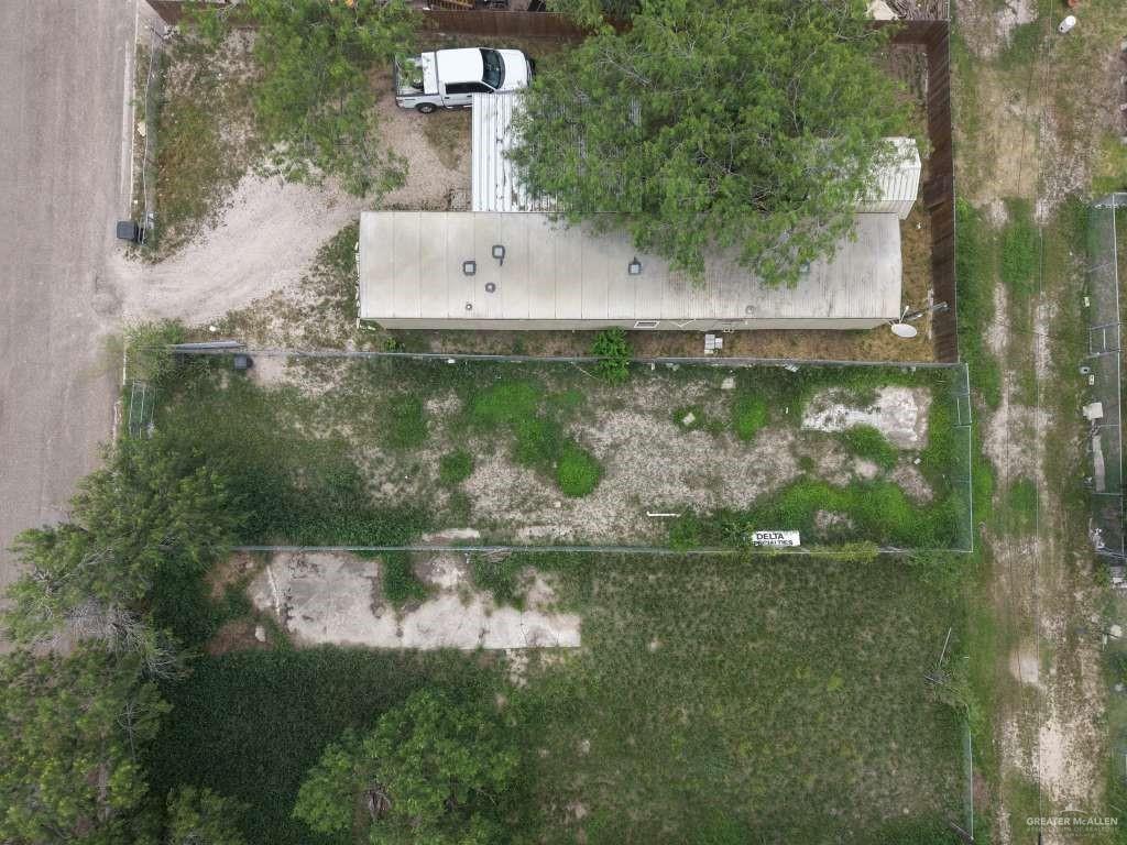 Photo 4 of 1013 Benito Alaniz Street