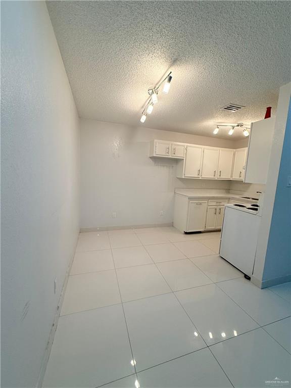Photo 6 of 1500 Evergreen Avenue #57